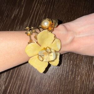 Elegant Floral Gold and Yellow Bracelet